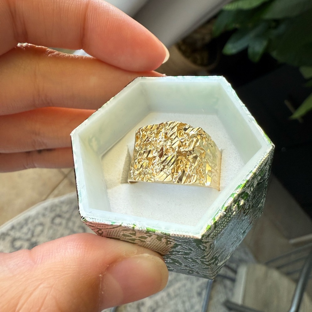 SOLD 🎊 SOLD 1 Hour SALE 🎉 14K Solid Gold Nugget Ring - Picture 2 of 7
